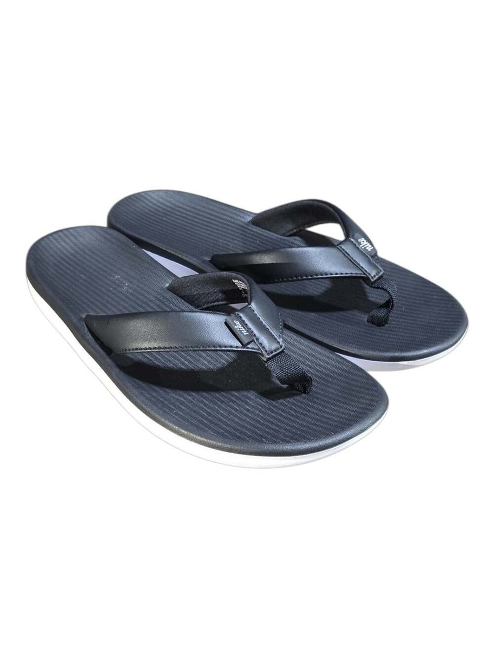 Nike Women's Bella Kai Thong Sandal Black/Metallic Silver-White AO3622-002